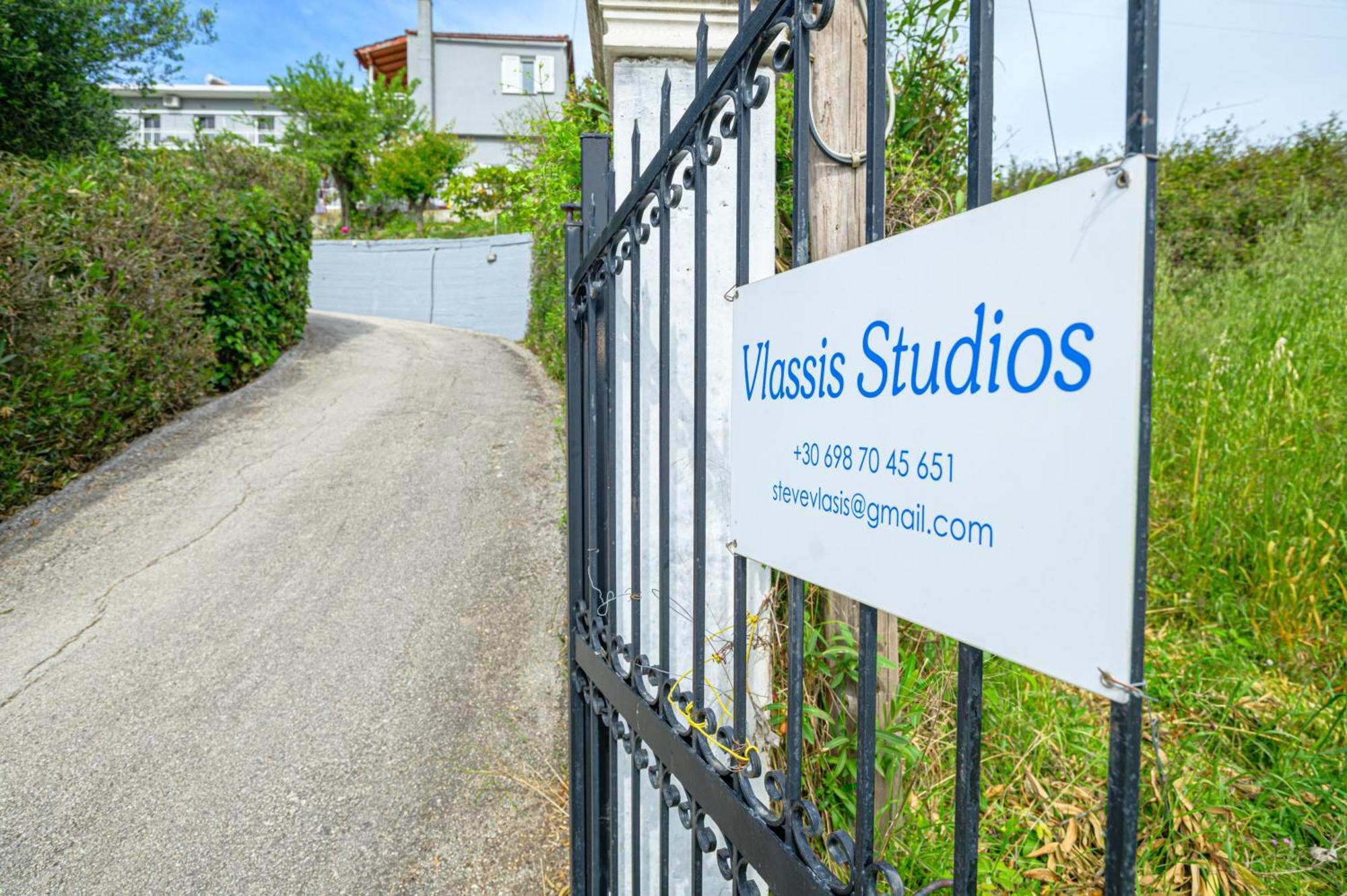 Vlassis Studios Mesongi Exterior photo